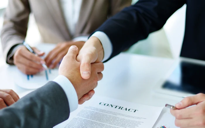 Guide to get visa sponsorship in Dubai for white collar jobs